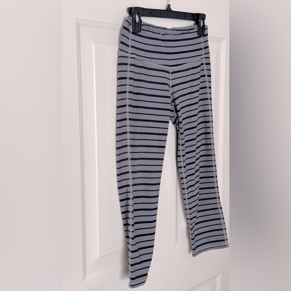 Athleta Chaturanga Cropped Leggings - Picture 3 of 12